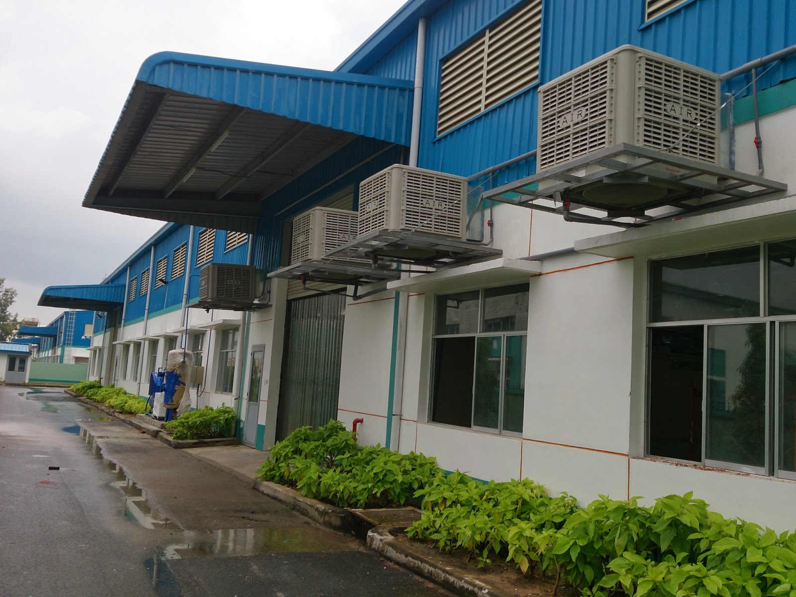 Chống nóng mái tôn nhà xưởng: cách nhiệt kết hợp thông gió và làm mát 2 Làm mát nhà xưởng kết hợp thông gió